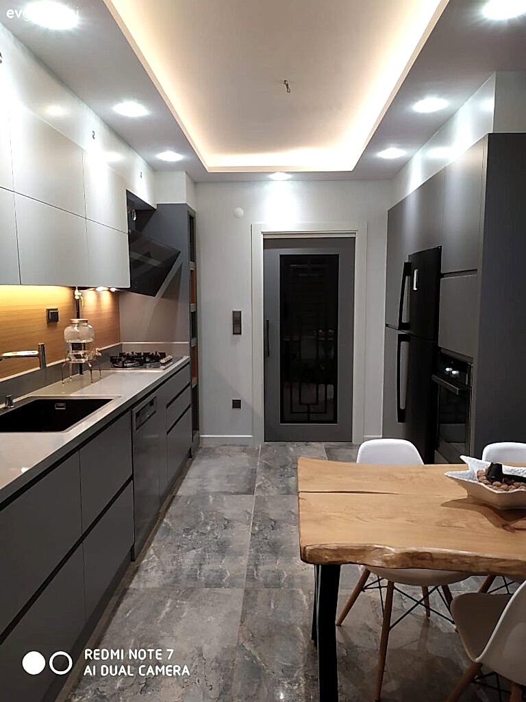 Gri Mutfak Dolabı Modelleri ve Renkleri 7 Antrasit Gri Mutfak Dolabı